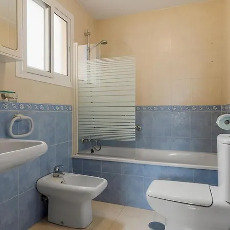 Apartment Beautiful 2 Bedroom Flat With Sunny Balcony Fuengirola
