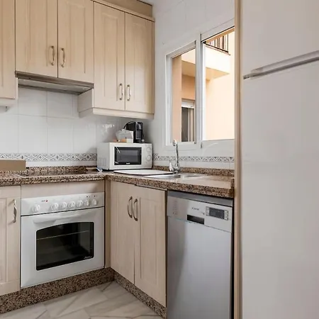 Apartment Beautiful 2 Bedroom Flat With Sunny Balcony Fuengirola