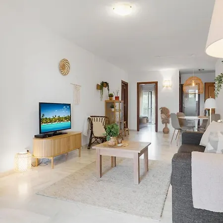 Beautiful 2 Bedroom Flat With Sunny Balcony Apartment Fuengirola